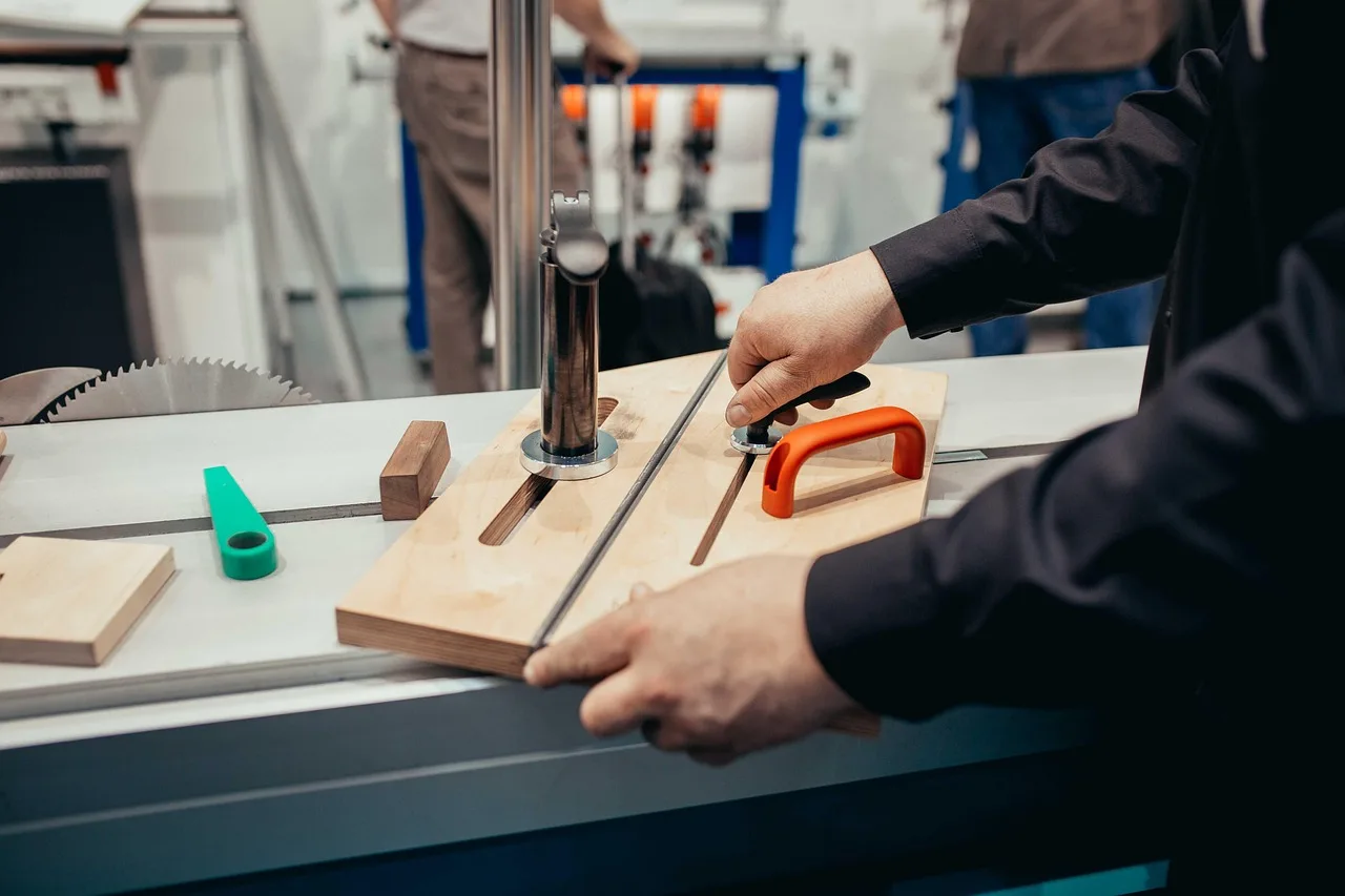 woodworking, sliding table saw, security system, security, craft, tool, accessories, saw, carpenter, carpentry, saw aid, workshop, woodworking, woodworking, carpenter, carpenter, carpenter, carpenter, carpenter, carpentry, carpentry. Workshop layouts planning starts with clearances, not furniture