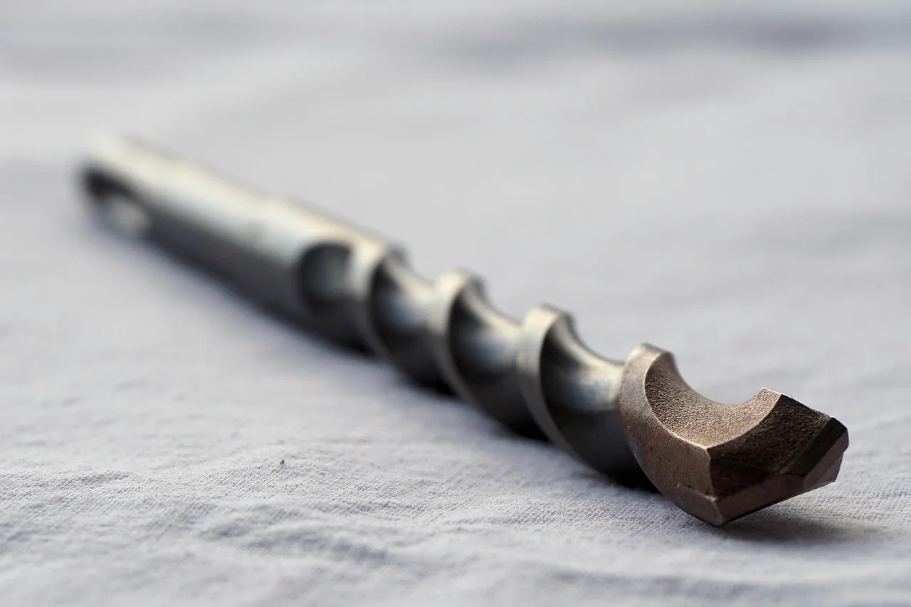 drill, tool, spiral, workshop, wood drill, taps, twist drill, metal processing, craft, work, handyman, iron, hard, metal, stone drill. Garage tools compared: fuel type matters more than price