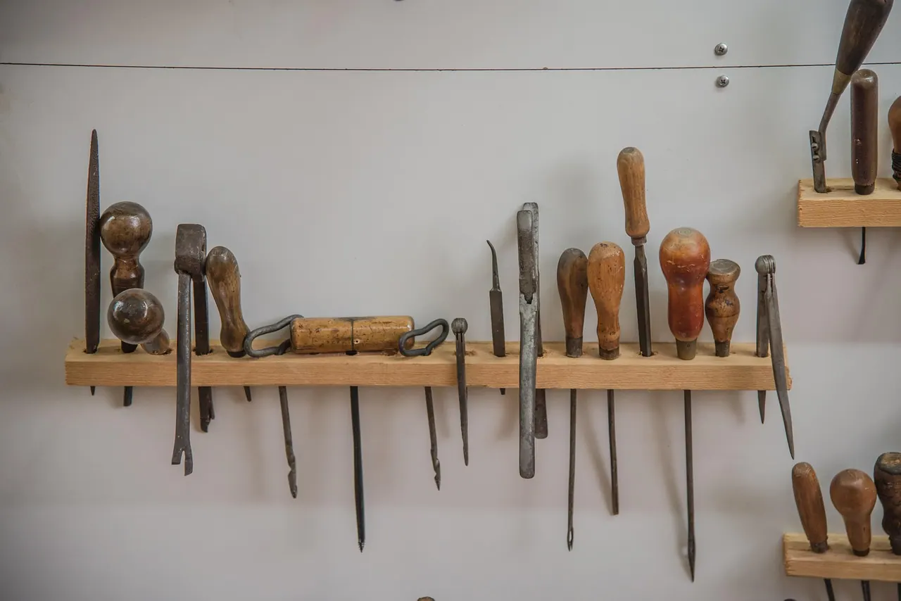tool, workbench, craft, handyman, pliers, hammer, repair, retro, antique, cobbler, shoemaker's workshop, workbench, workbench, workbench, workbench, workbench, cobbler